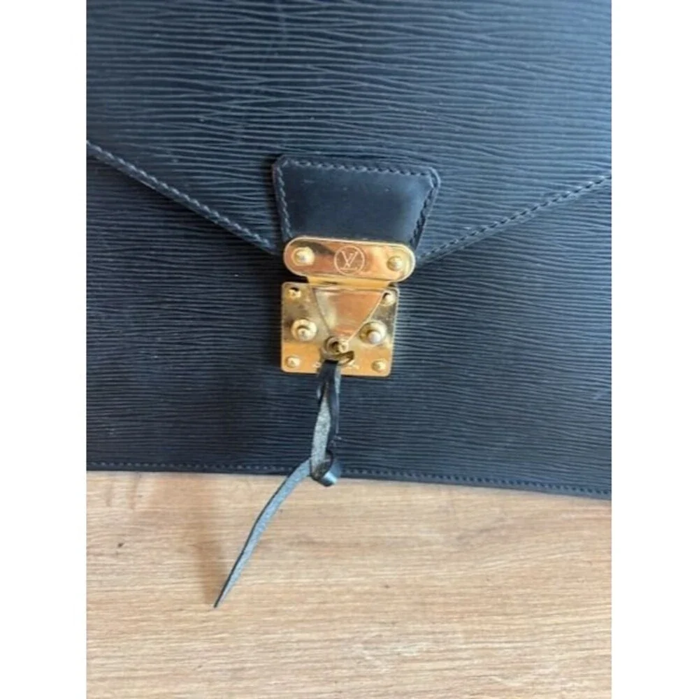 Louis Vuitton authentic very